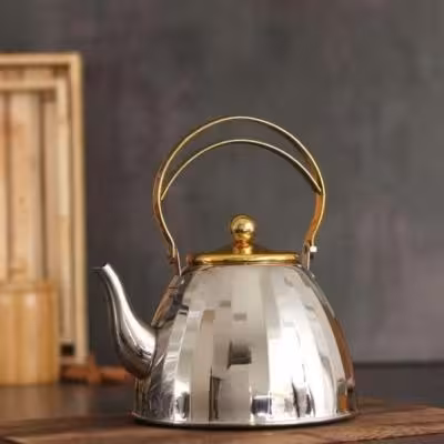 کتری یک لیتر استیل برند VICALINA ساخت کشور آلمان دسته طلایی