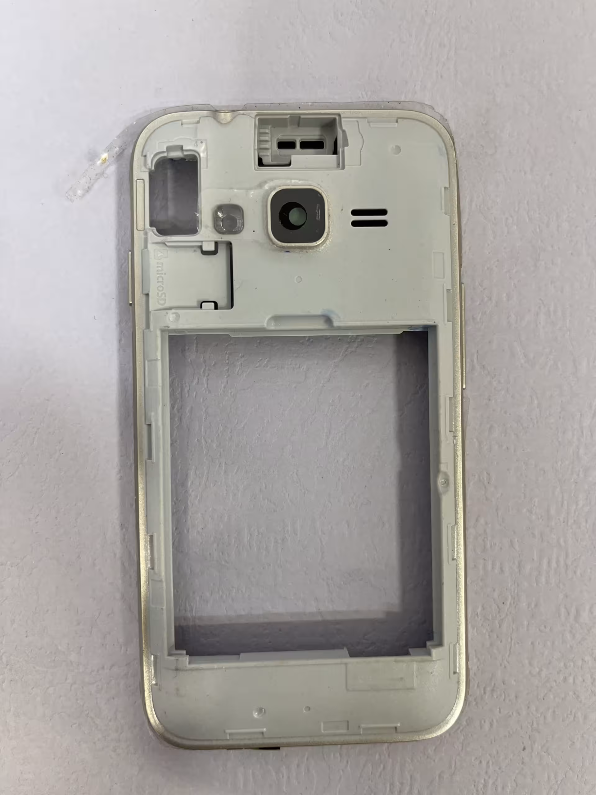 شاسی سامسونگ مدل SAMSUNG J105- J106 (J1 mini) کیفیت جنس : فابریک نو و آکبند ( رنگ طلایی) کامل با دکمه ها “اصالت کالا”:”اصلی اورجینال”