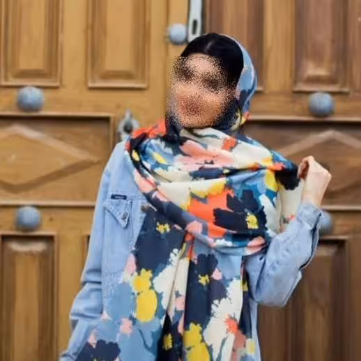 شال کد 120،جنس نخ کره بسیار با کیفیت نرم ولطیف با ایستایی خیلی خوب