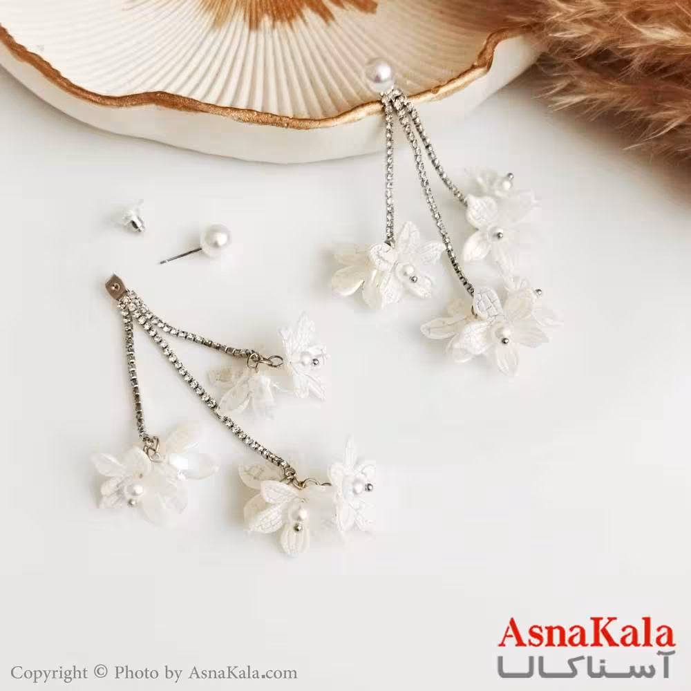 گوشواره جواهری زنانه استیل 316 مدل گل سفید با تک نگین مروارید کد GSH15268W