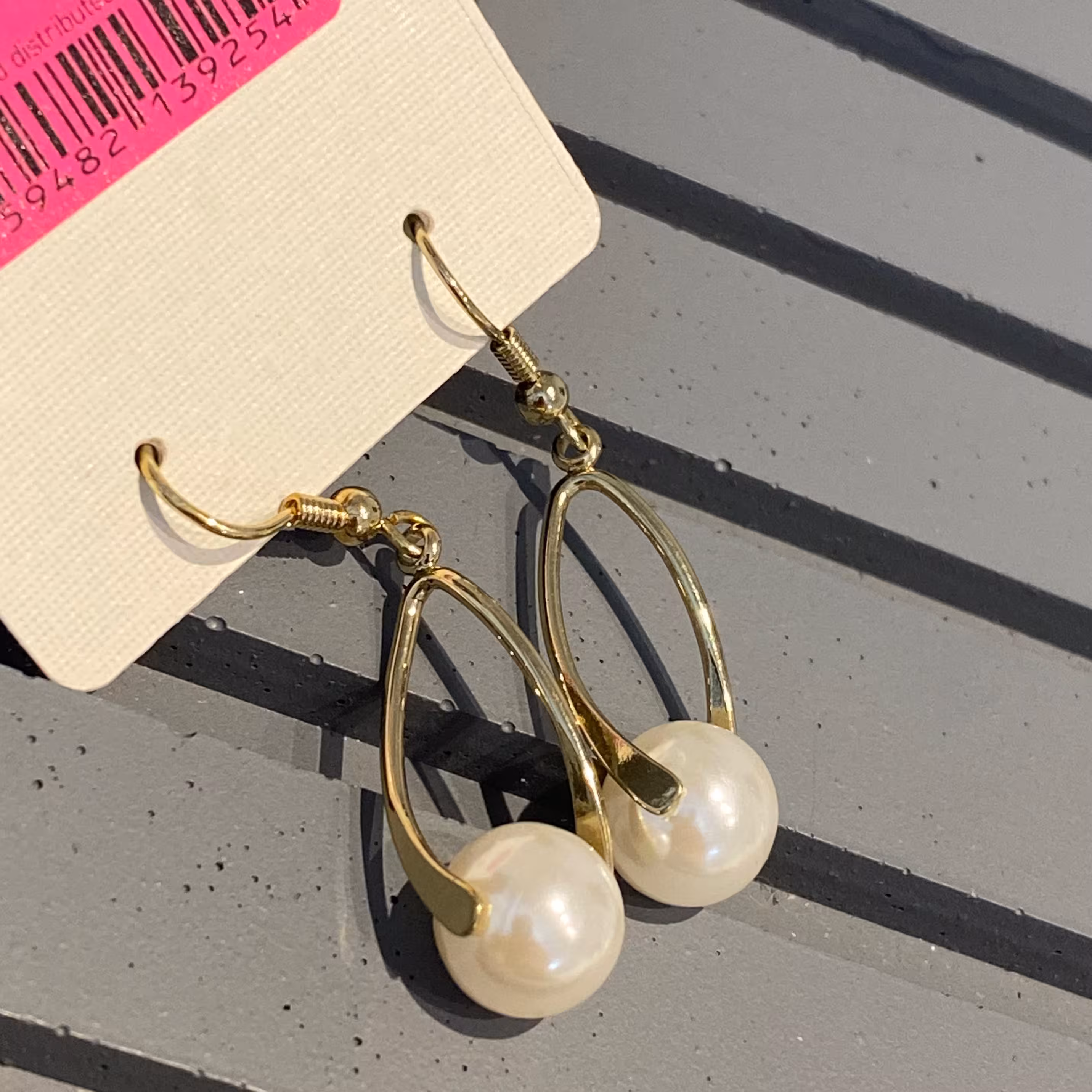 گوشواره وارداتی بسیار خاص در گوش