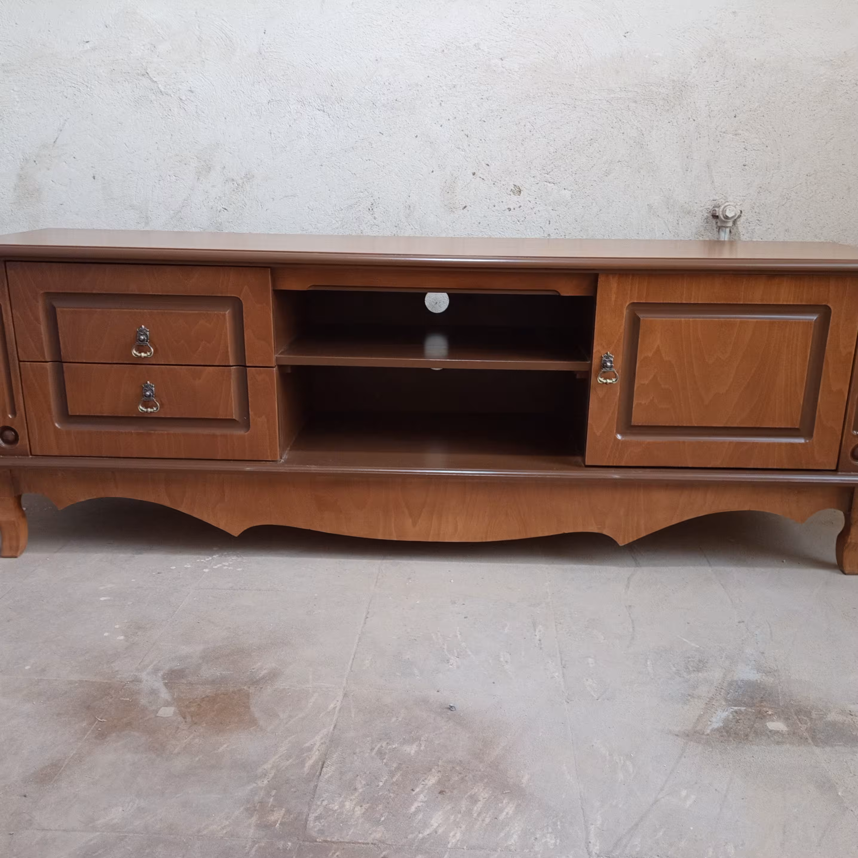 میز تلویزیون مدل یاس فروش به صورت نقد و اقساط چوب راش گرجستان ضمانت 36 ماهه بسیار شیک و زیبا