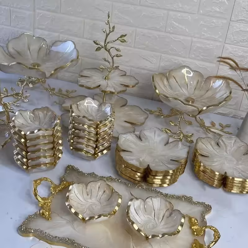 سرویس ظروف پذیرایی طرح مرمر پایه برگی برنجی سرویس 6نفره