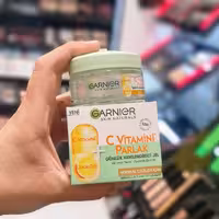 ژل مرطوب‌کننده روشن‌کننده ویتامین C گارنیر