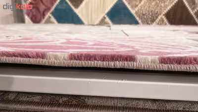 فرش ماشینی زمرد مشهد طرح P014 زمینه قهوه ای