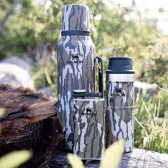 فلاسک استنلی مدل Classic Legendary Bottle کد F2023 گنجایش 1 لیتر