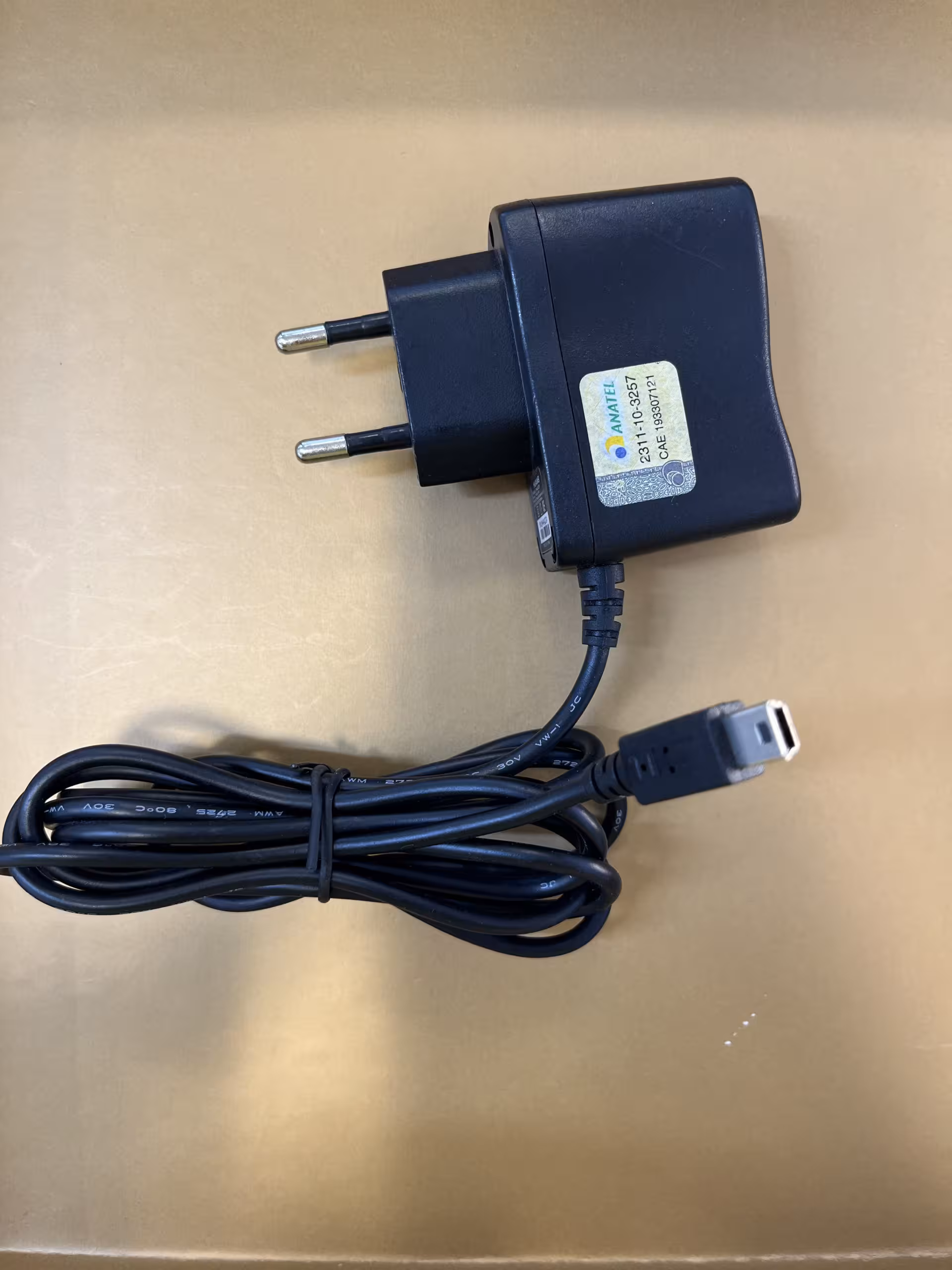 شارژر دستگاه کارتخوان 5ولت 500 میلی آمپر ( آکبند ) فابریک و اصلی برند huawei &#8220;اصالت کالا&#8221;:&#8221;اورجینال&#8221;