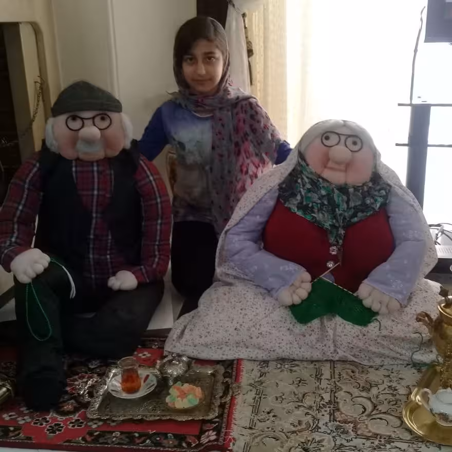 دکوری عروسک مادربزرگ و پدربزرگ با قد 80سانتیمتر...هزینه ارسال به عهده  مشتری 
