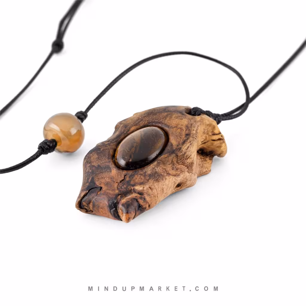 گردنبند چشم ببر و ریشه درخت گردو