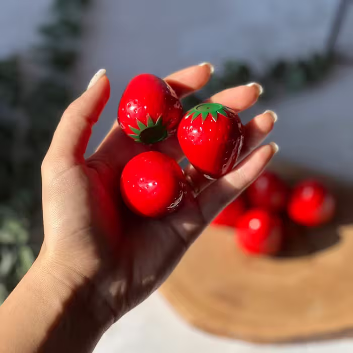 بالم لب توت فرنگی