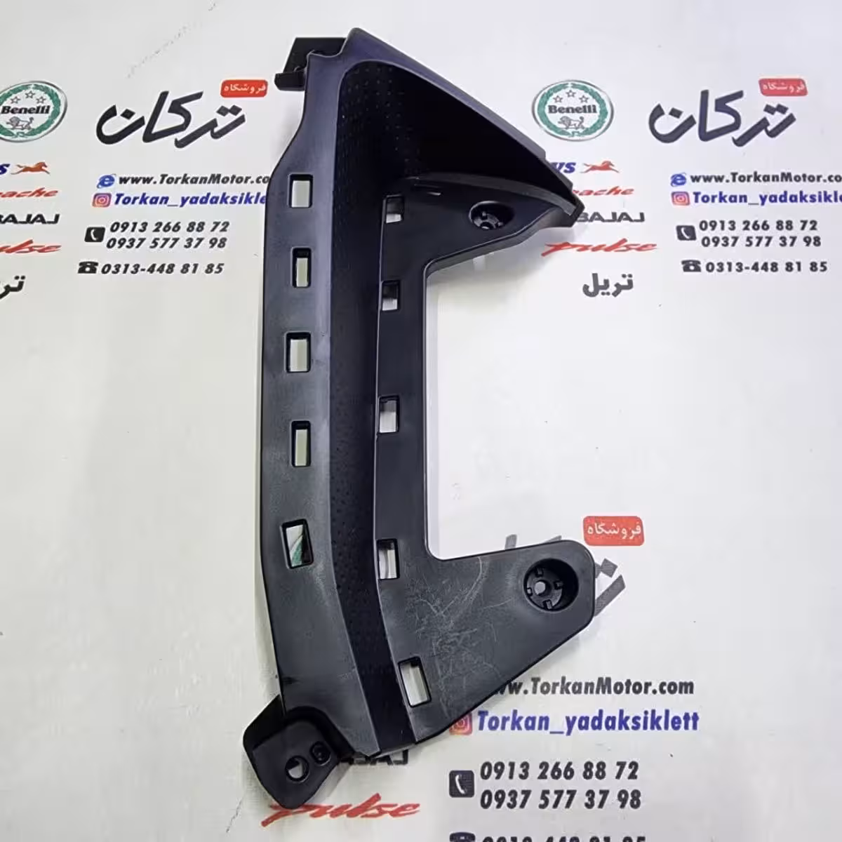 قاب ( کاور ) فلاپ ( مکمل لچکی ) بغل چراغ ( بلوری ) موتور طرح ایروکس و nvx اتاق جدید ( چپ )