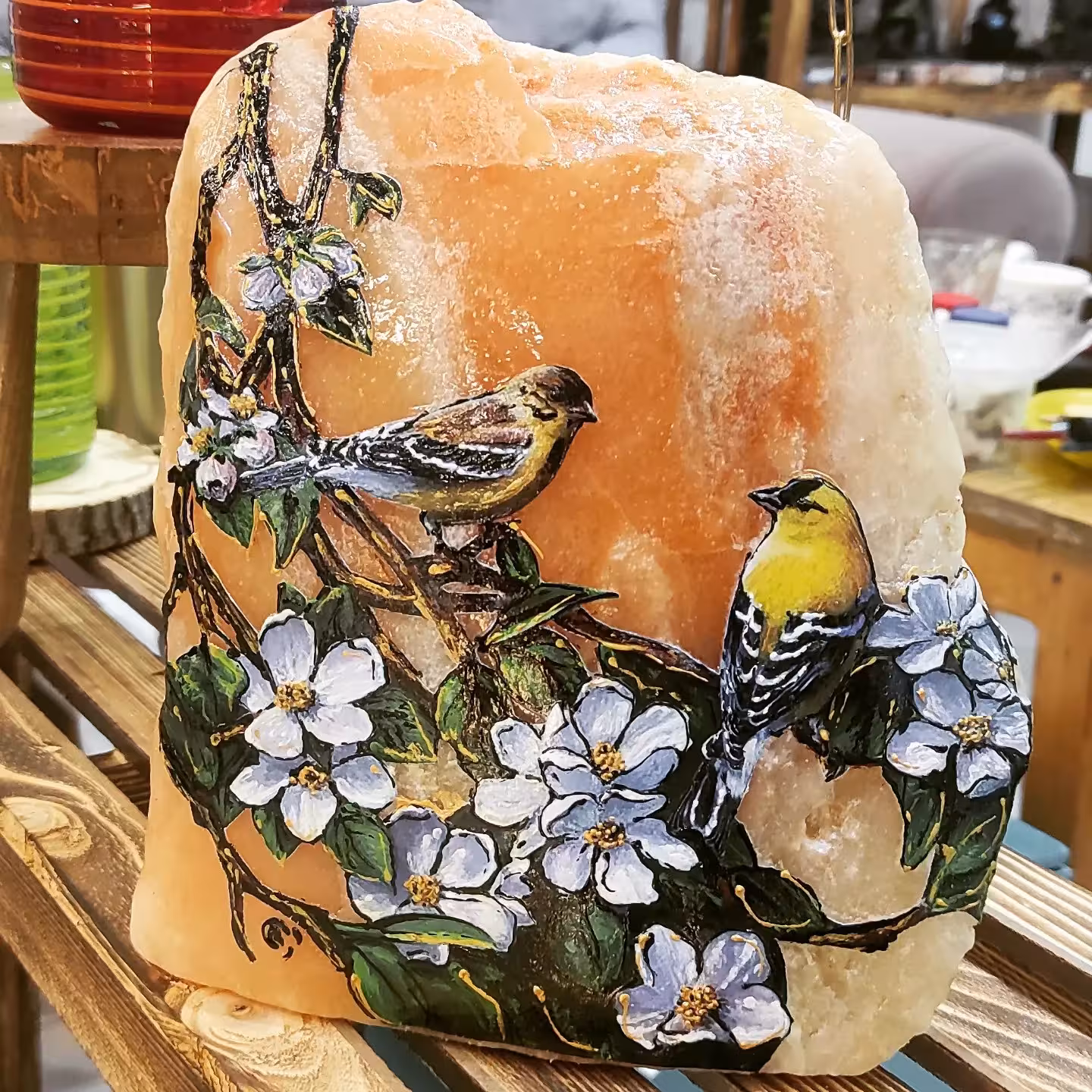 سنگ نمک  چراغدار با طرح گل و پرنده