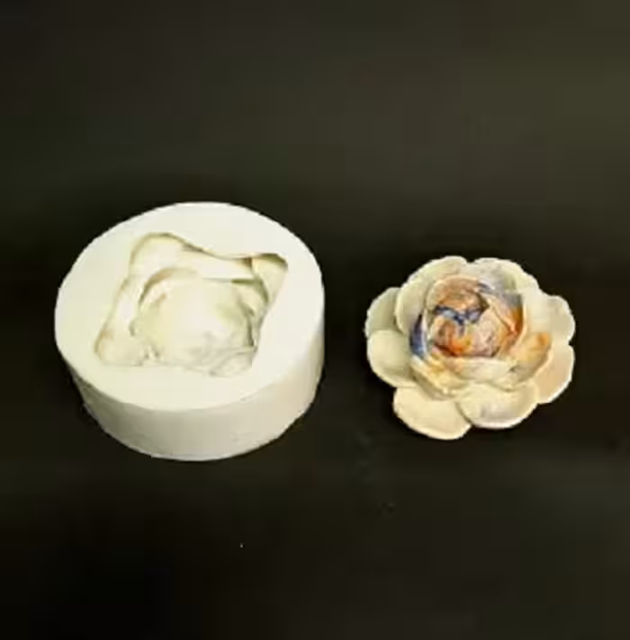 قالب سنگ مصنوعی و شمع سازی گل آلاله