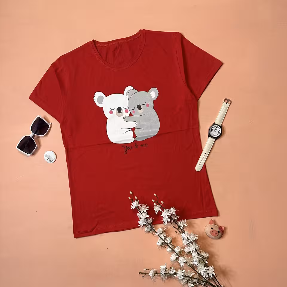 تیشرت دخترانه طرح کوالای عاشق جنس سوپر نخ پنبه با ضمانت پارچه و چاپ