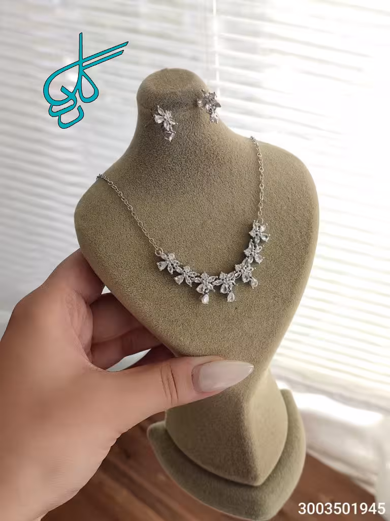 خرید نیمست جواهری جدید رنگ ثابت با طراحی گل‌دار درخشان و جزئیات ظریف و براق کیفیت عالی مناسب مجالس کد 1715546 - ردگل