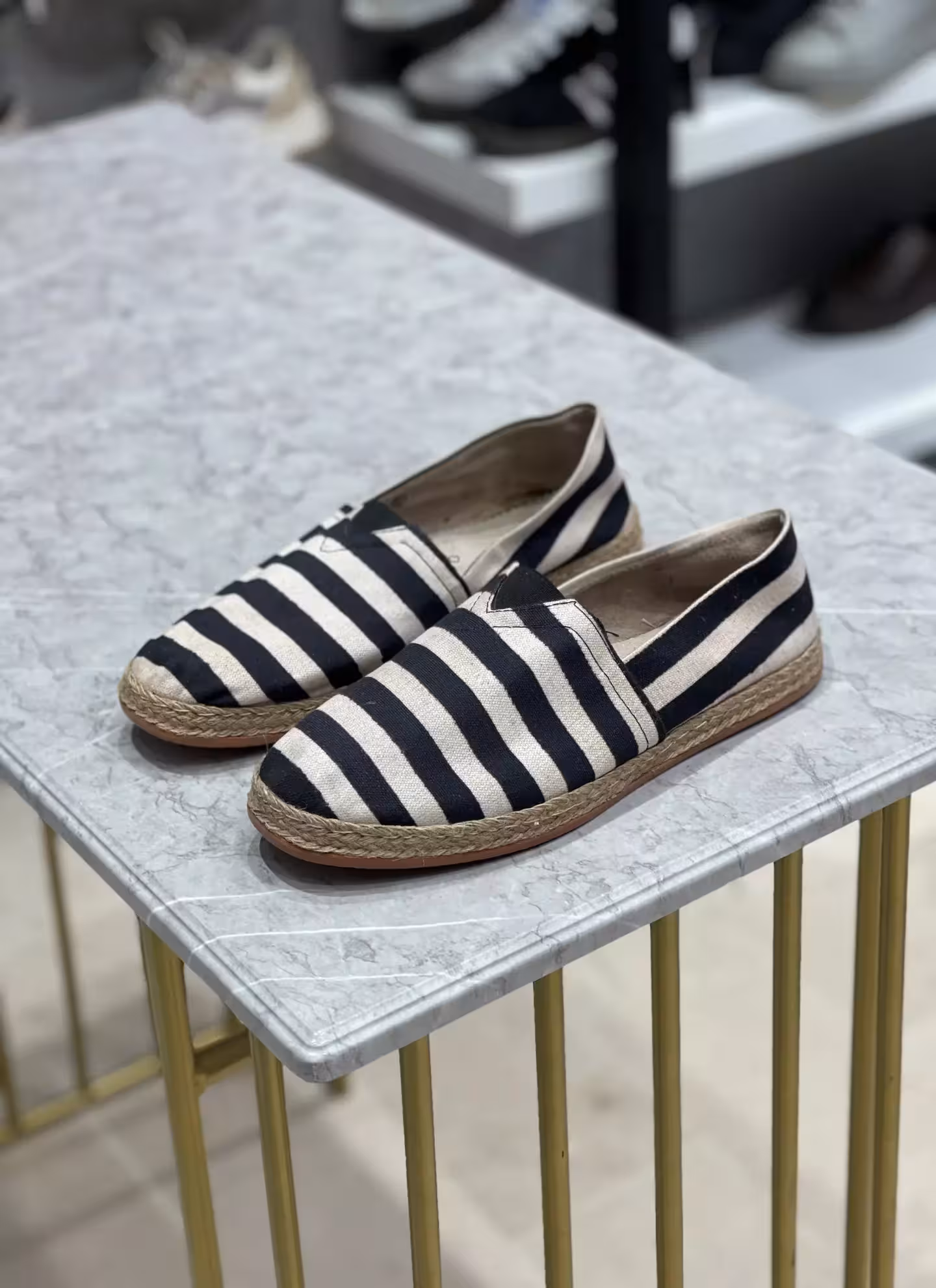 ونس کنفی مردانه سایز 42 رنگ راه راه مشکی کدVKM102