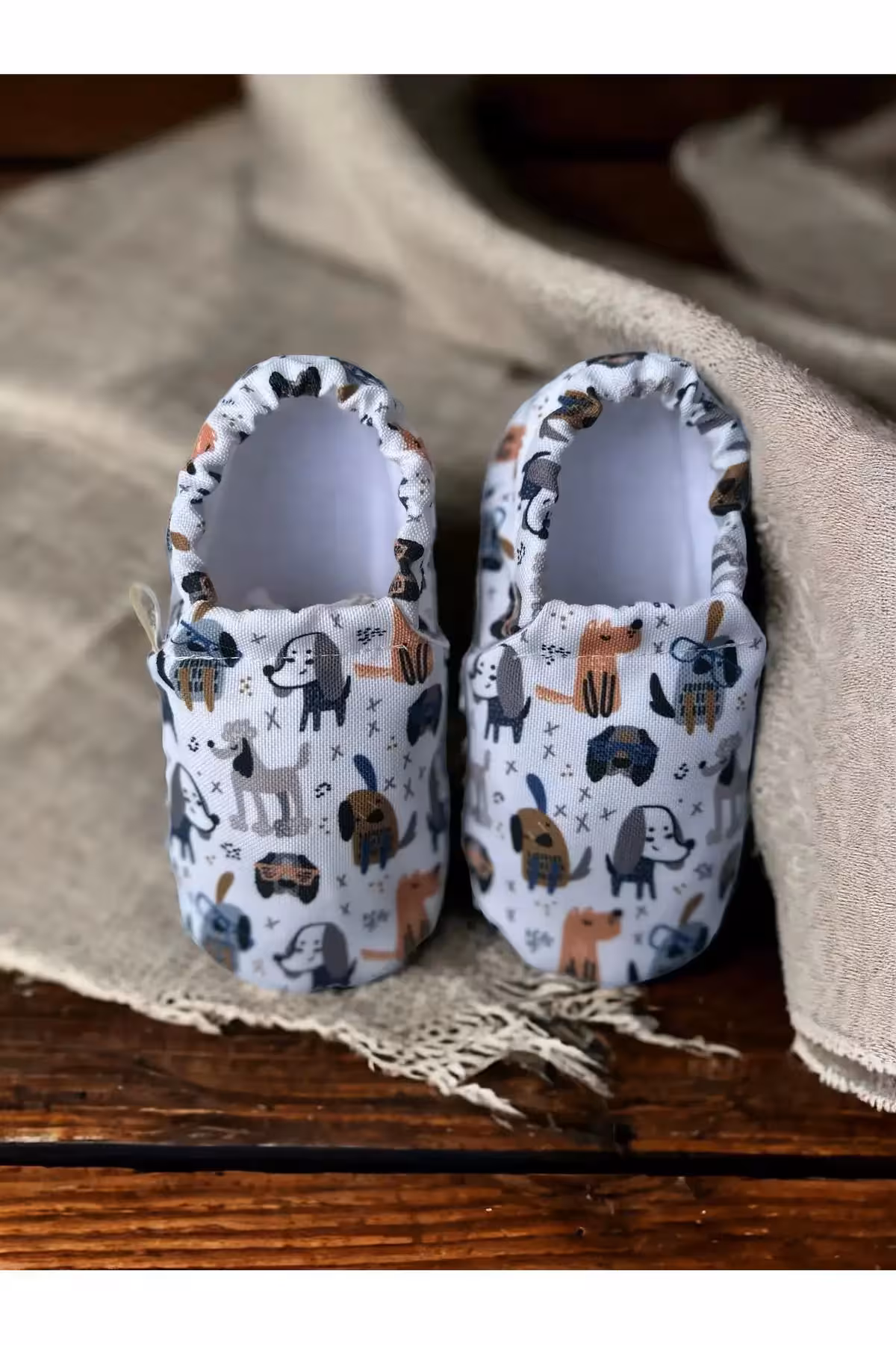کفش نوزاد پسر زیره‌دار پاپوش کودکانه از پنبه ارگانیک پاپوش با طرح سگ عینکی – 6557