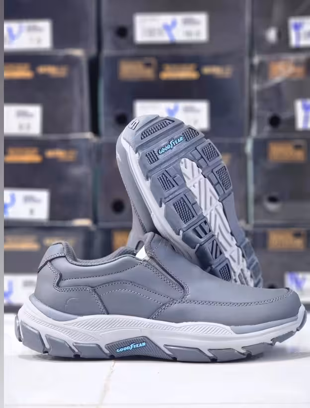 کتونی اسکیچرز رویه چرم ضد آب. . Skechers max cushioning terminus sneaker vietnam