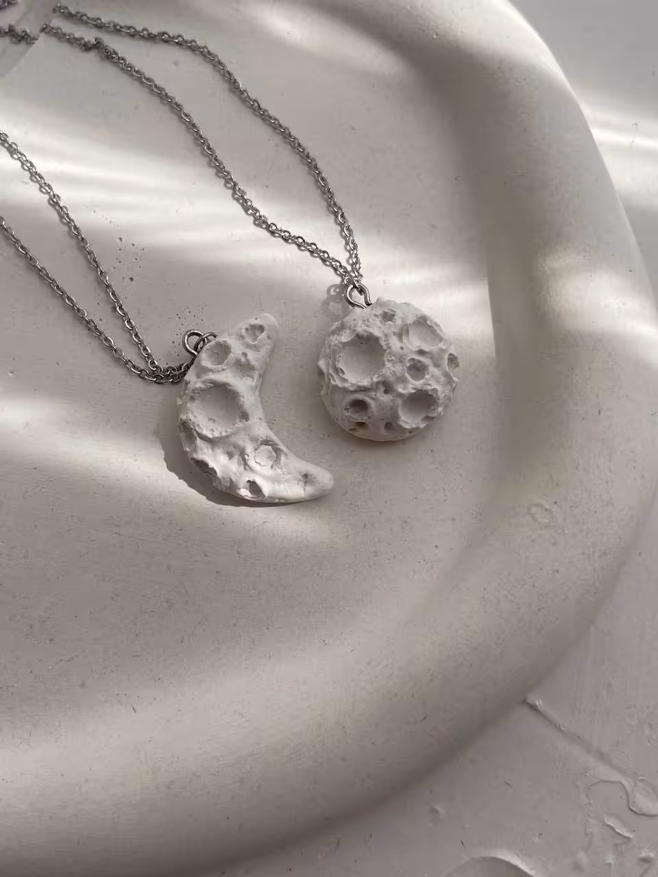 گردنبند ماه