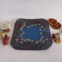 بشقاب میوه خوری شیشه ای دستساز طرح گلهای سفید بهاری  از مجموعه ظروف پذیرایی شیک و خاص آمینا