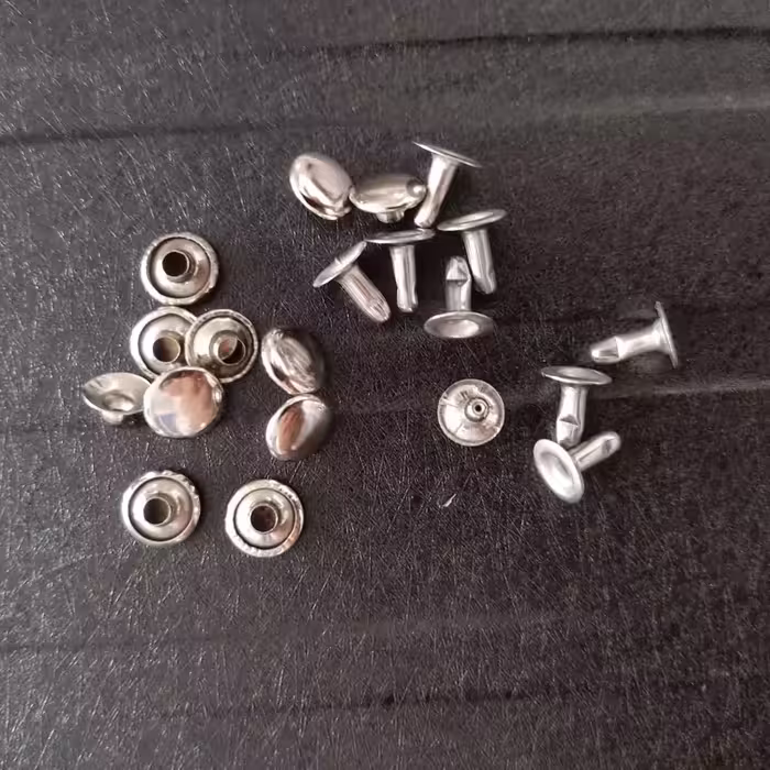 پرچ و دکمه مخصوص گیره و قفل تخته شاسی (بسته 50 عددی)