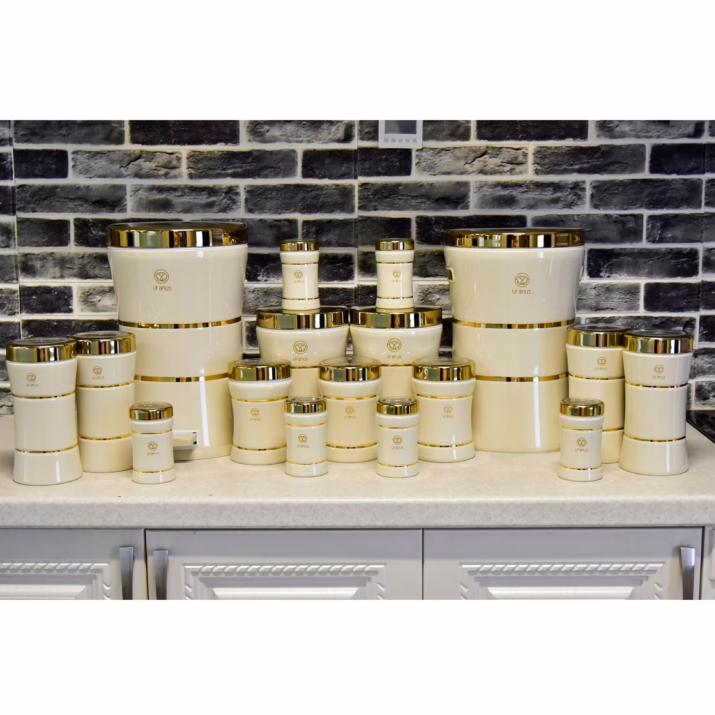 سرویس آشپزخانه 17 پارچه کمرباریک  کرم طلایی برند ( اورانوس )