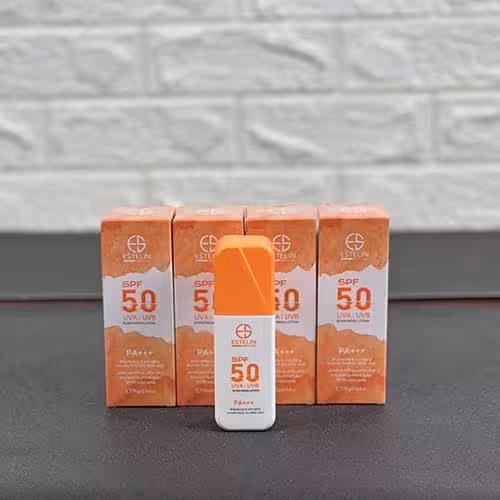 لوسیون ضدآفتاب استلین SPF 50 روشن‌کننده و جوانساز