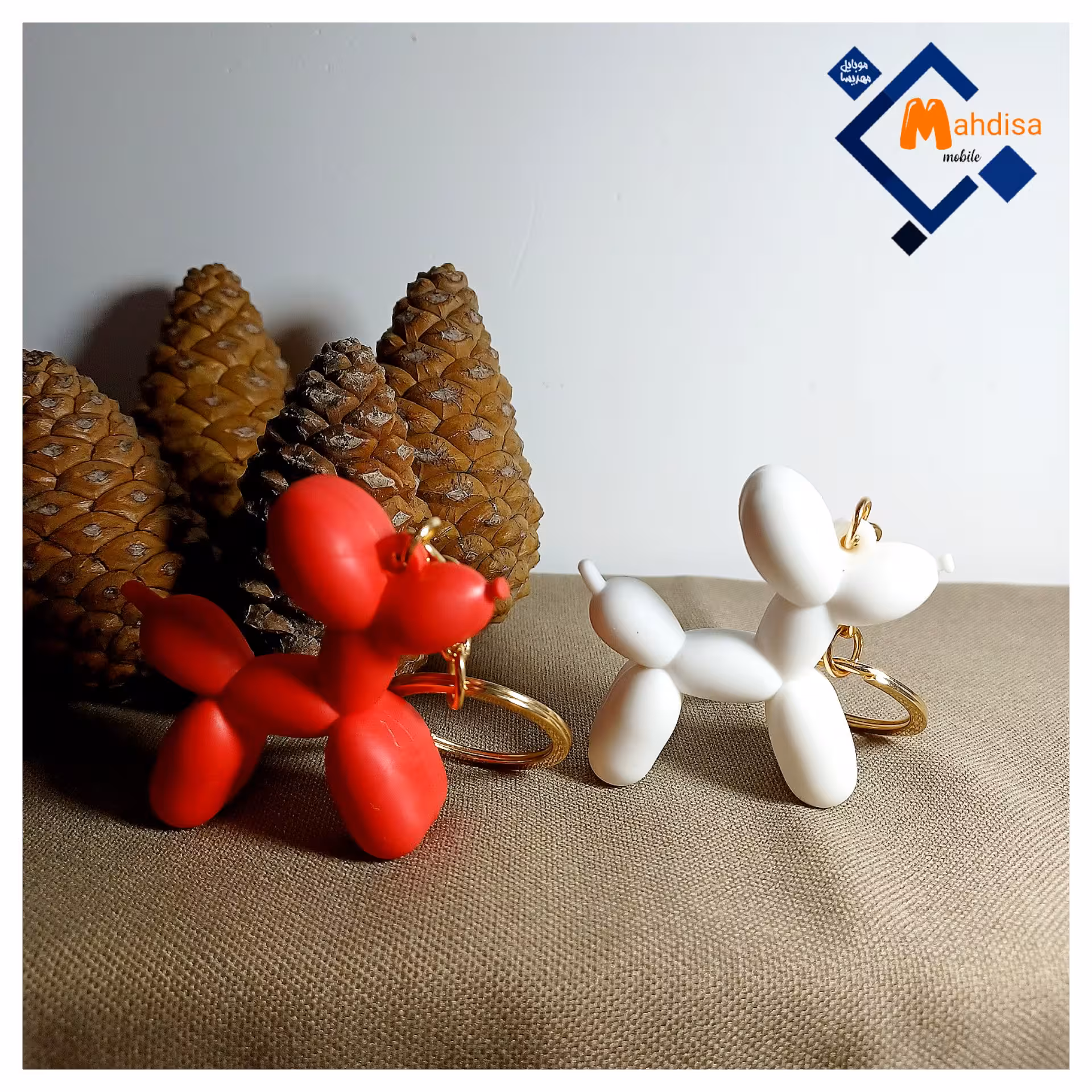 جاکلیدی سگ بادکنکی رنگ سفید و قرمز