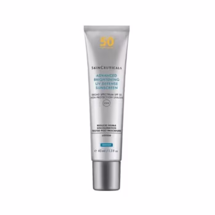 کرم ضد آفتاب روشن کننده و محافظ یو وی دیفنس | SPF 50 | محافظت در برابر UVA/UVB | روشن کننده و یکدست کننده پوست | کاهش لک و هایپرپیگمنتیشن | اسکین سیوتیکال | Skinceuticals Advanced Brightening UV Defense – 40 میلی لیتر