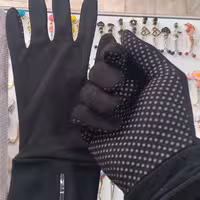 دستکش رانندگی نخی استپ دار که باعث عدم لیز خوردن فرمان میشه