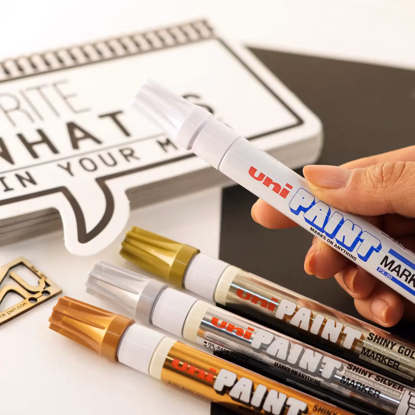 ماژیک صنعتی متال مارکر یونی بال رنگ های متالیک (درخشان) UNI BALL Metal marker metallic colors PX 20