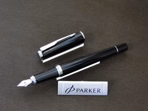 خودنویس پارکر مدل اربن (لاک مشکی گیره استیل) - PARKER URBAN
