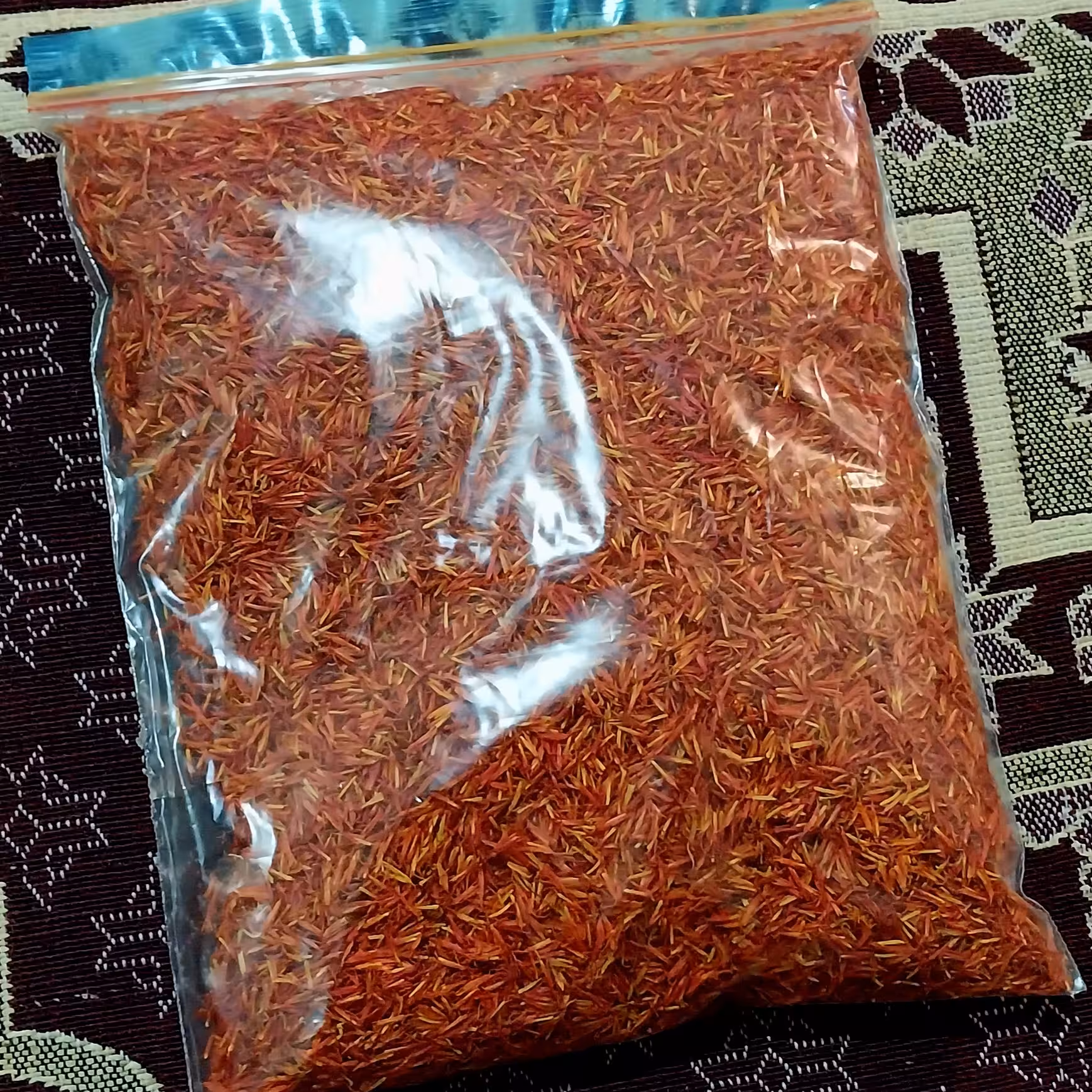 گلرنگ در بسته 100 گرمی