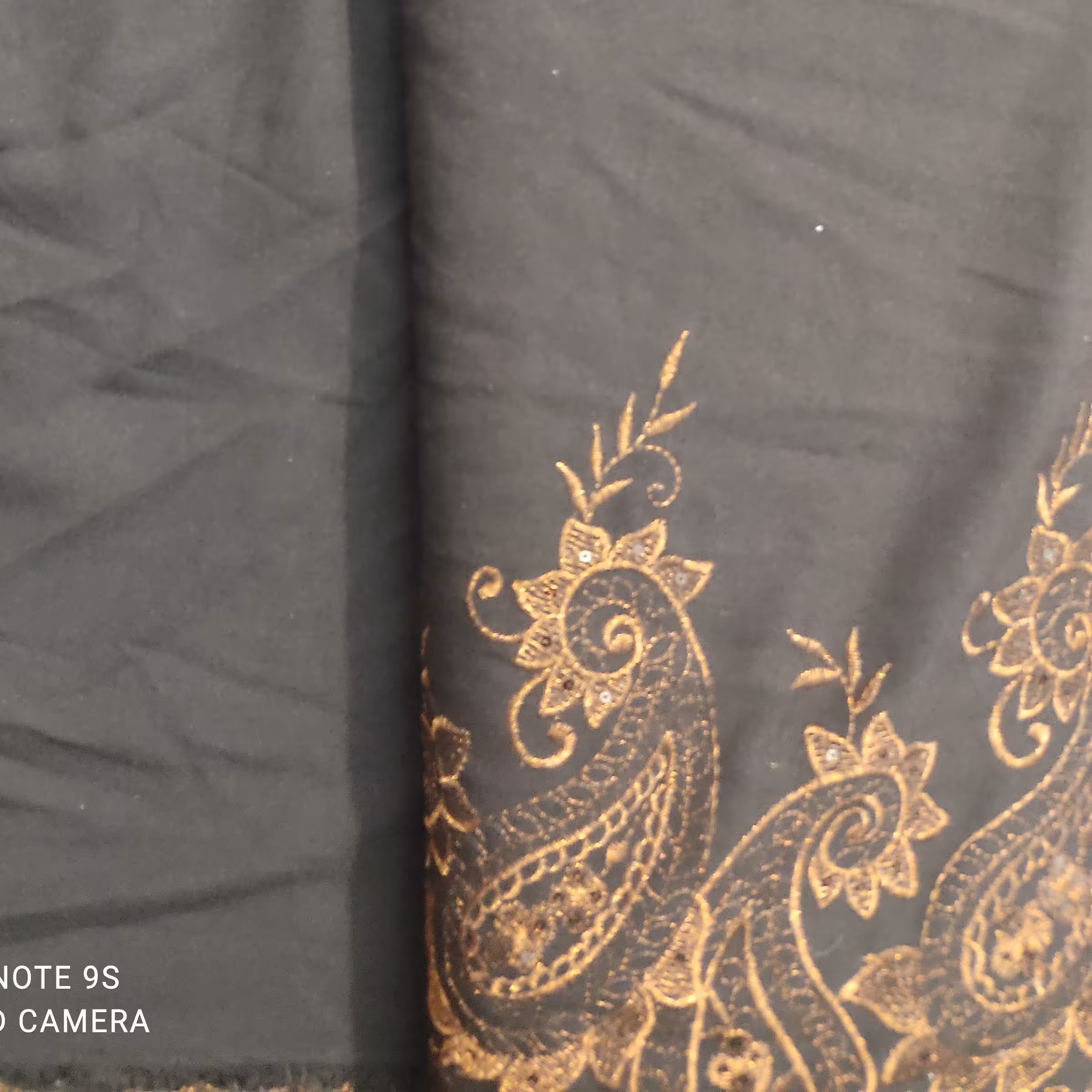 پارچه حاشیه دار