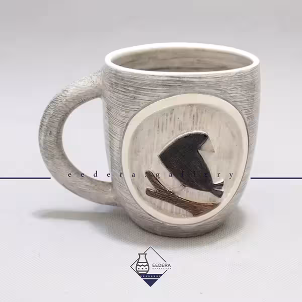 ماگ دستساز برجسته طرح کلاغ