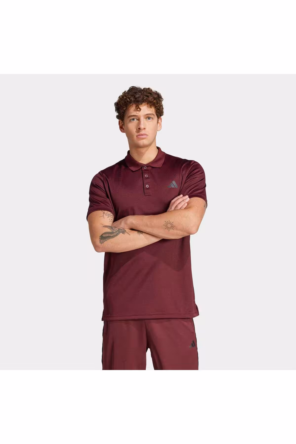 مردانه TRAIN ESSENTIALS MEN'S BORDEAUX POLO T SHIRT adidas