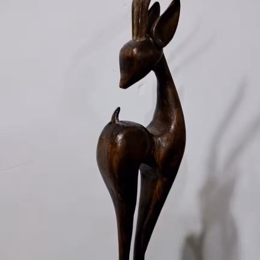 مجسمه غزال چوبی ارتفاع40 سانت (پس کرایه)