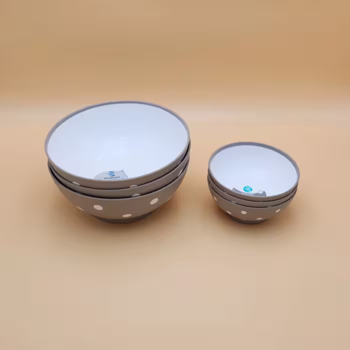 کاسه پلاستیکی مدل Spotty bowl برند هوبی لایف ترکیه در 2 سایز مختلف _ رنگ کرم تیره و سفید