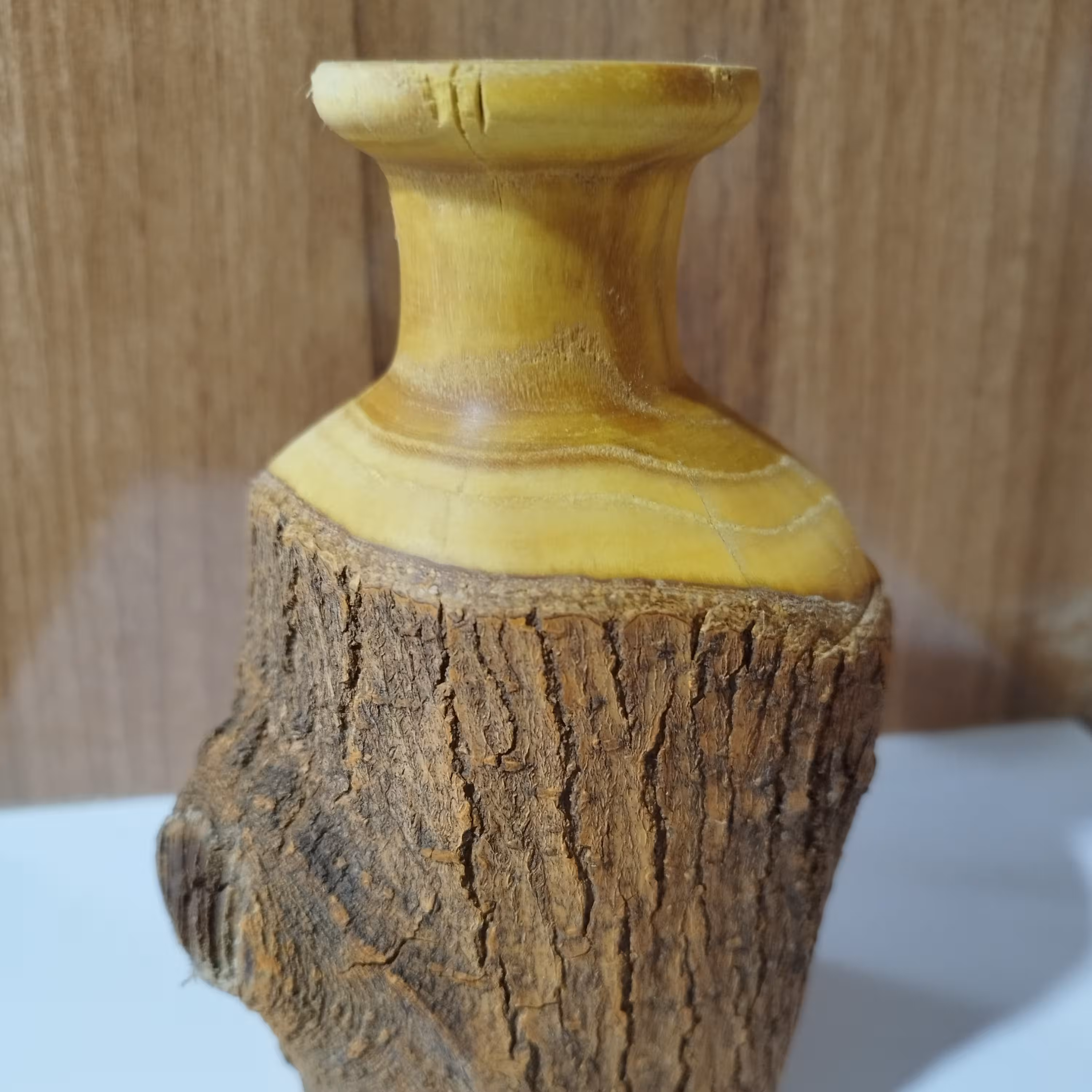 گلدان چوبی بسیار زیبا ساخته شده از چوب درخت توت