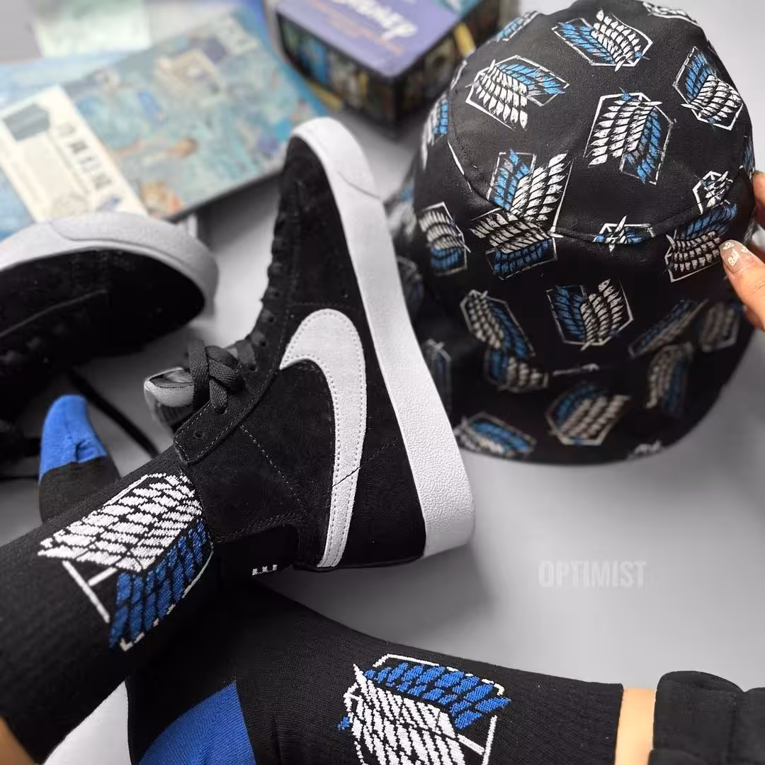 ست اتک ان تایتان جوراب ساقدار و کلاه باکت