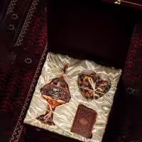 ست هدیه یلدایی شامل شکلات خوری