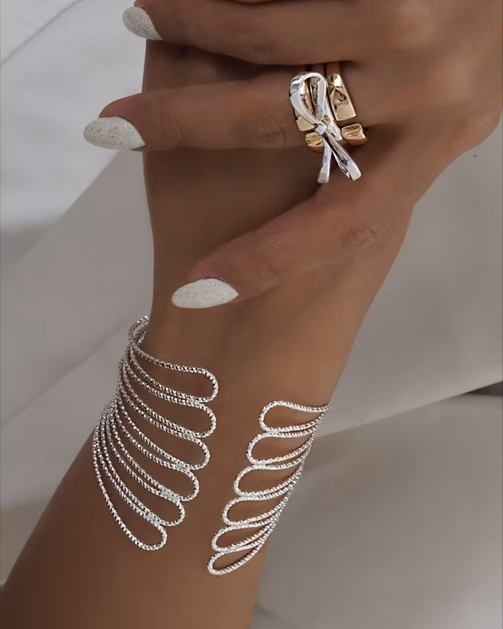 دستبند بنگل استیل ابکاری نقره وارداتی