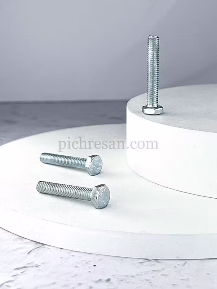 پیچ آهنی گالوانیزه ابعاد 70*8 میلیمتر، بسته 100 عددی