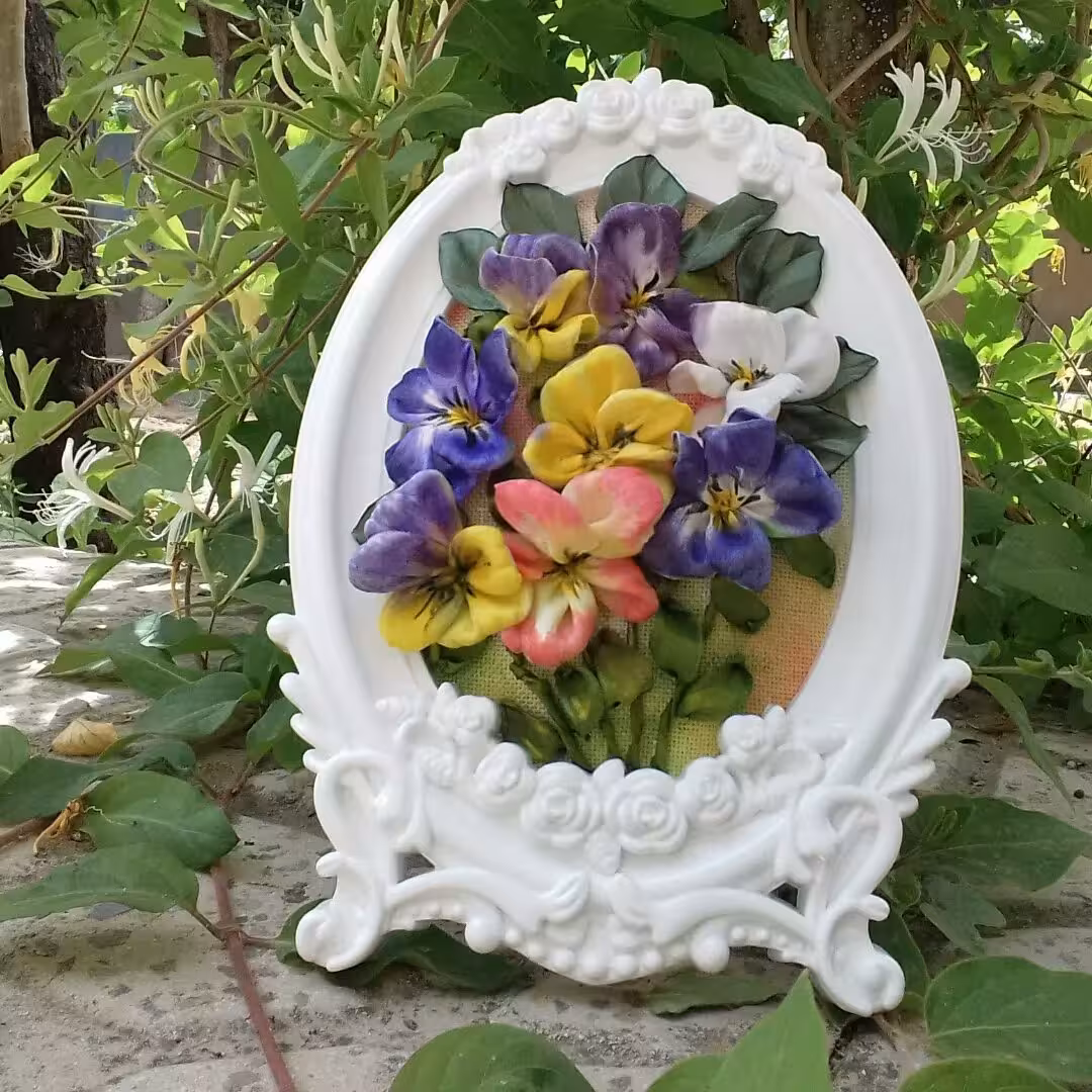 تابلوی روباندوزی گل بنفشه