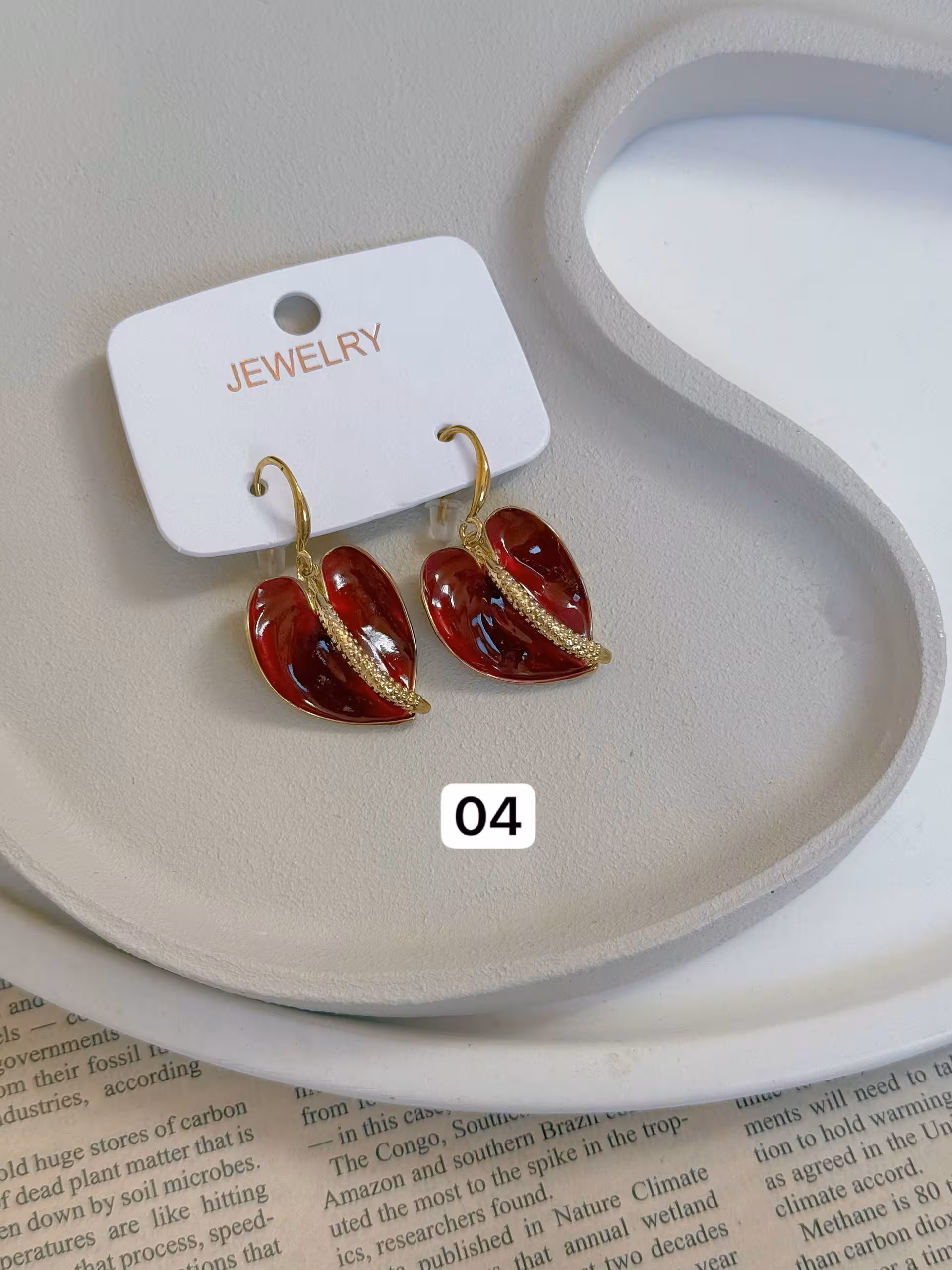 کالکشن گوشواره چری جدید1362گوشواره میناکاری/وارداتی/کیفیت بالا/جنس ابکاری رادیوم/ضدحساسیت/سبک درگوش/هرگونه بدلیجات از موادشوینده عطر ادکلن استخر عرق اسیدی دور باشند