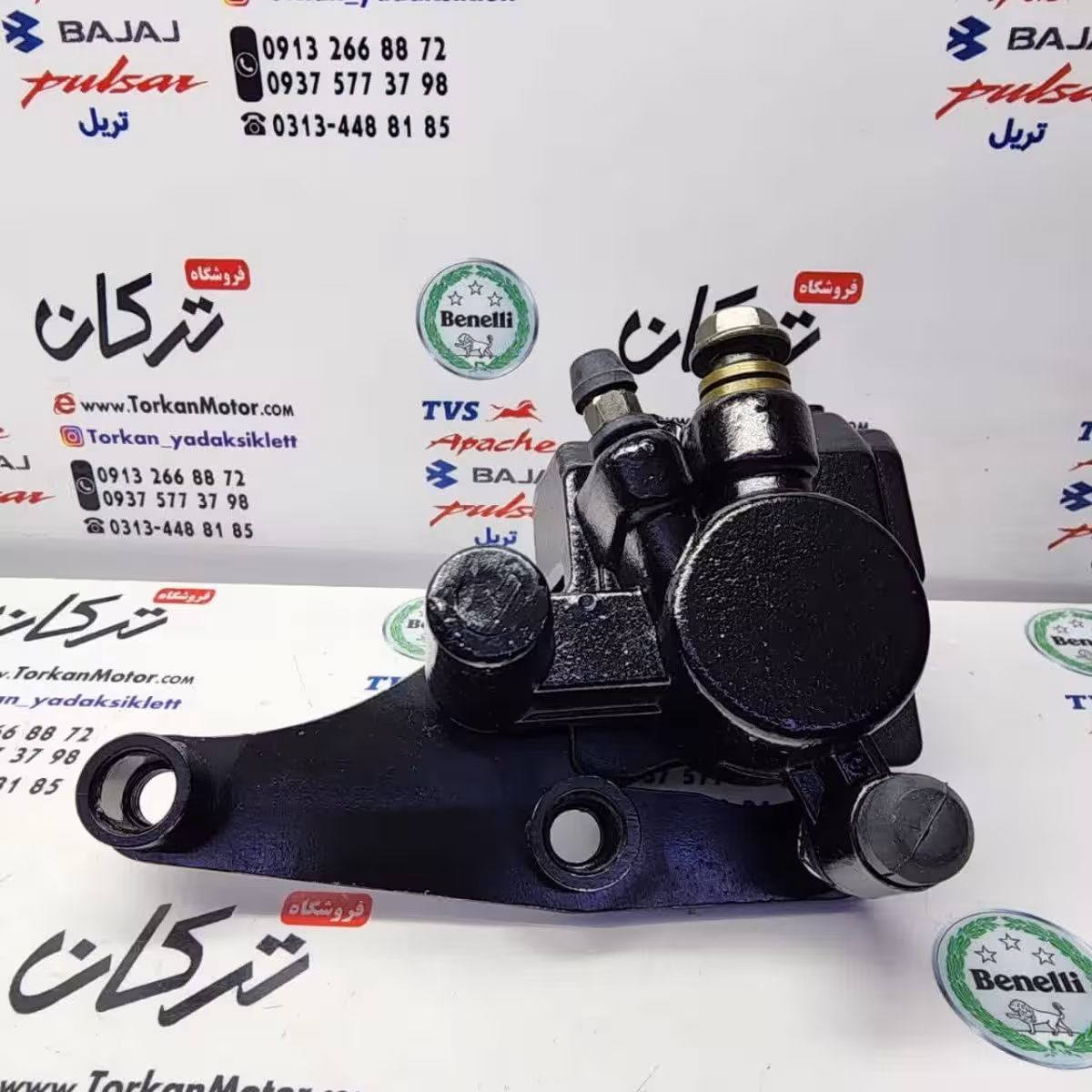 پمپ روی دیسک ترمز جلو پایین موتور طرح کلیک