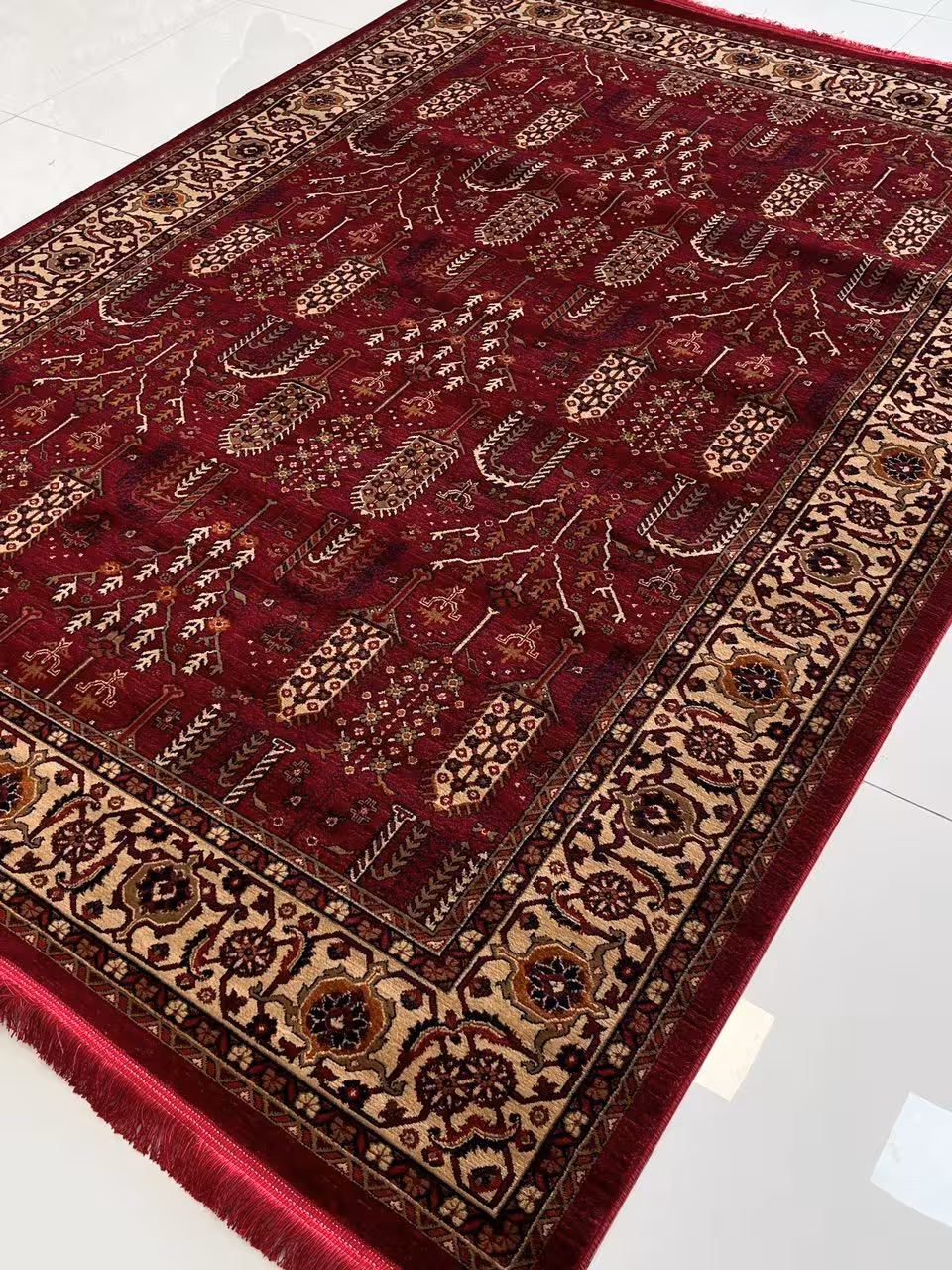 فرش لاکی 700شانه کاشان  تراکم 2100