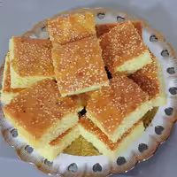 کیک خانگی  کیک تخته ای بهشتی لذید با عطر واقعی بهشت کیک خانگی حلما قبل از سفارش موجودی بگیرید