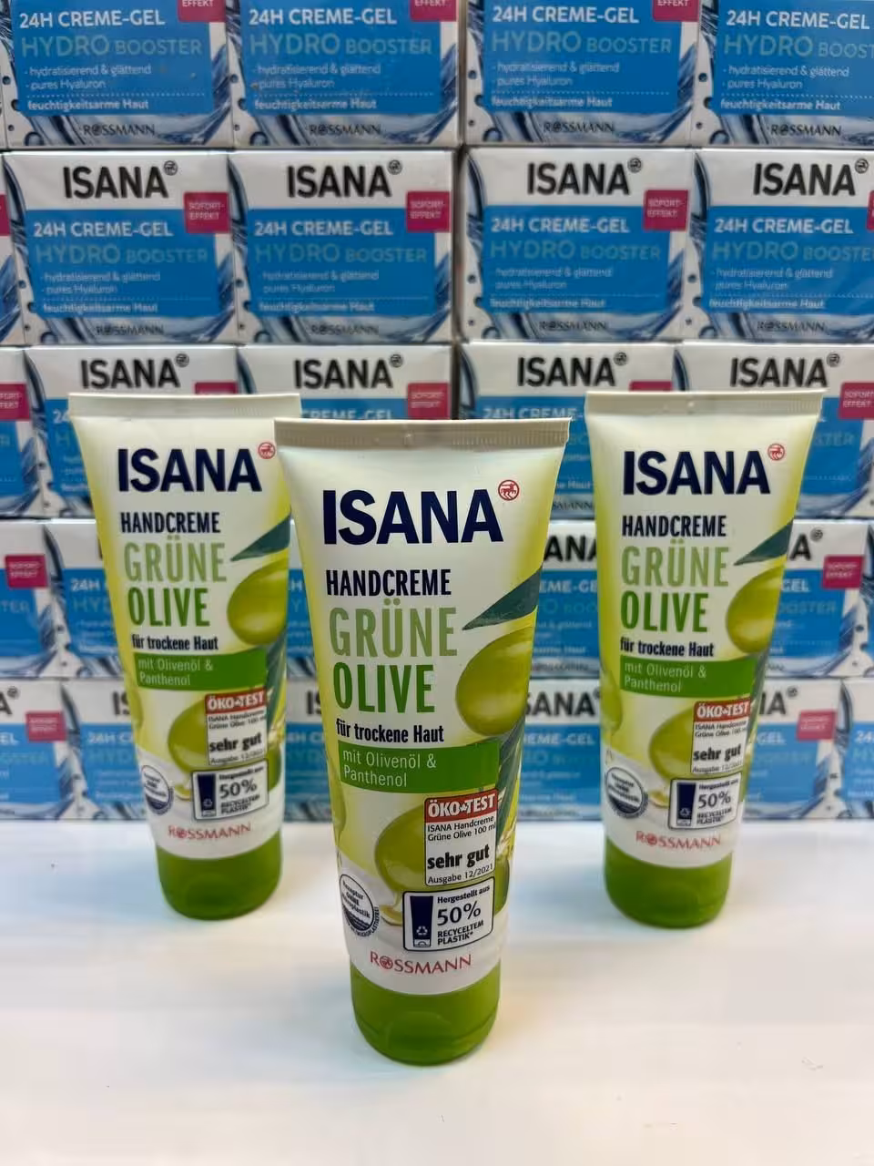 کرم دست مرطوب کننده ایسانا پوست خشک Isana HandCreme Olive