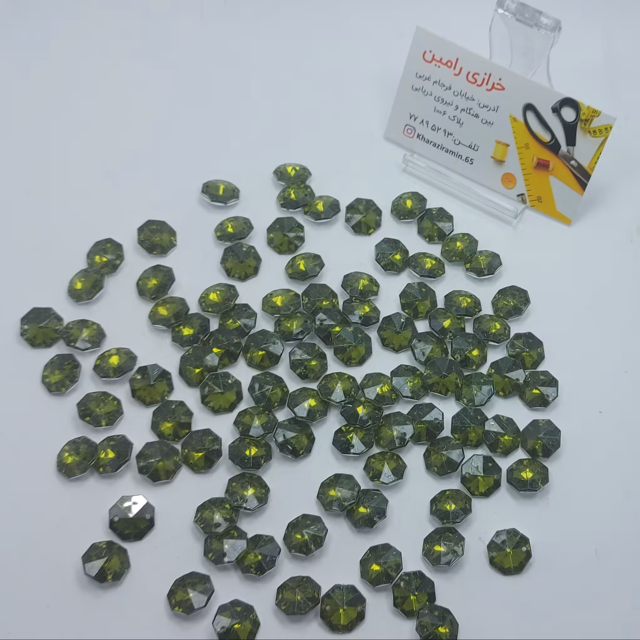 نگین 8ضلعی سبز تیره بسته 20 گرمی
